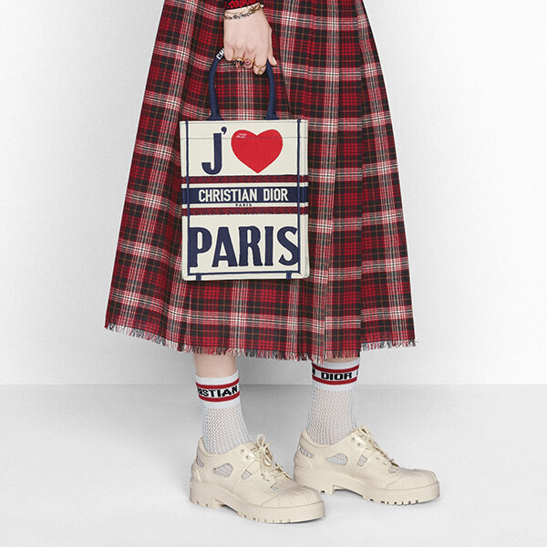 ディオール BOOK TOTE バーティカルバッグ偽物M1272ZRGW_M933